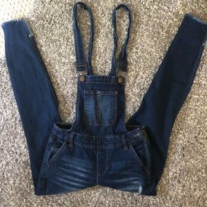 Gorgeous denim overalls!